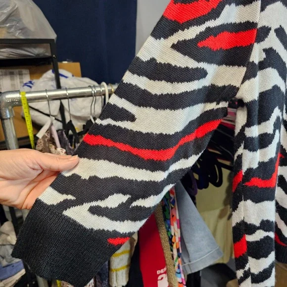 Ruby Rd Womens Zebra Animal Print Sweater Red Black White Crew Neck Large USA - Picture 3 of 5